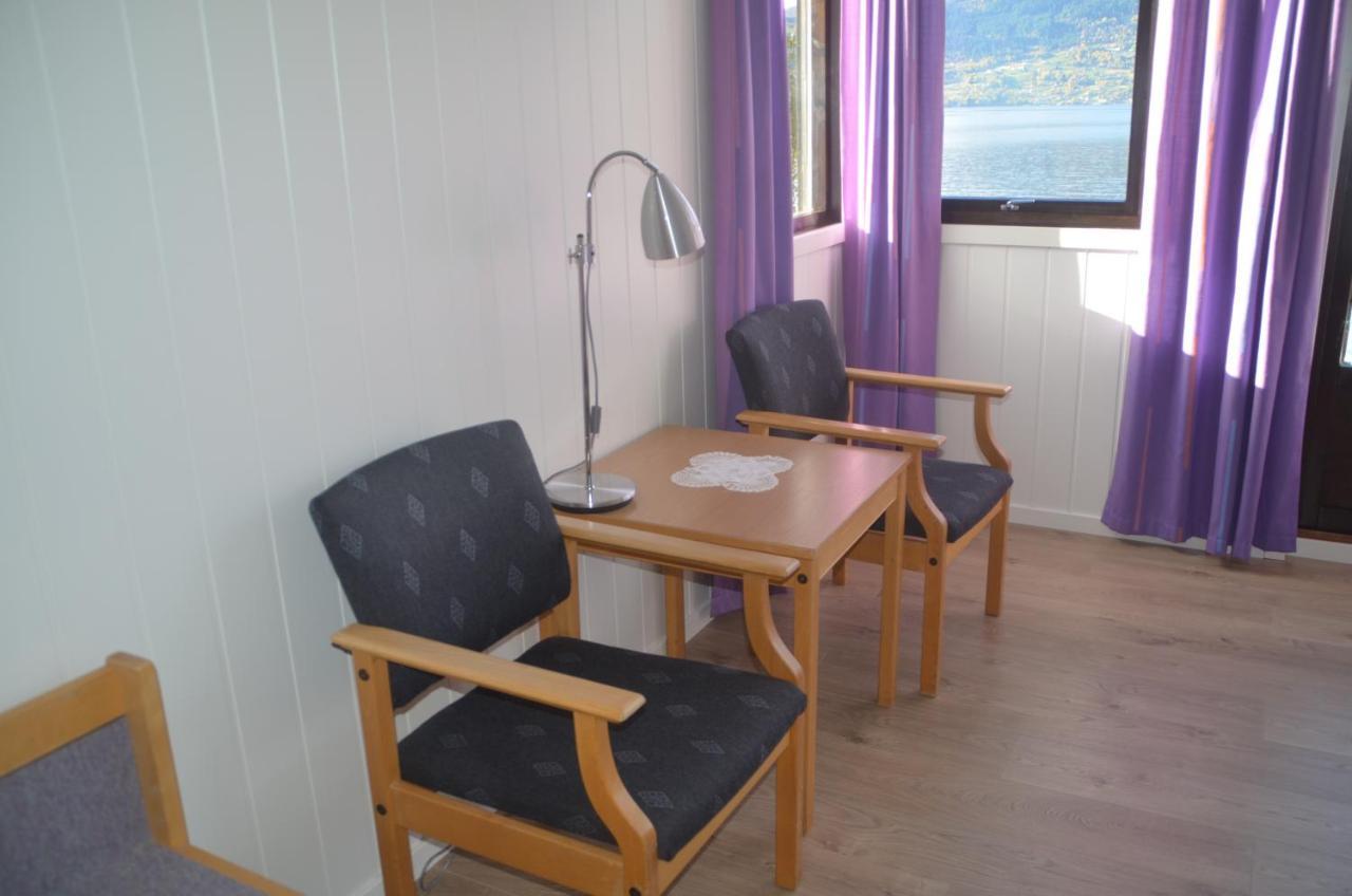 Innvik Fjordhotell ภายนอก รูปภาพ
